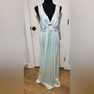 NWT Vintage Lorraine size small mint green nightgown